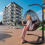 Elysium Deluxe Otel