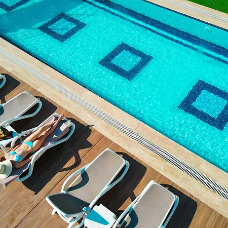 Hotel Elysium Deluxe *